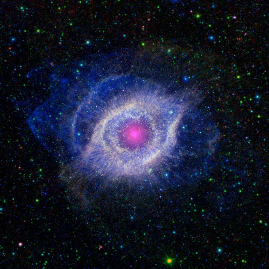 ဒီ Helix Nebula ကြီးဟာ ကမ္ဘာကနေ အလင်းနှစ် ၆၅၀ အကွာမှာ ရှိပါတယ်