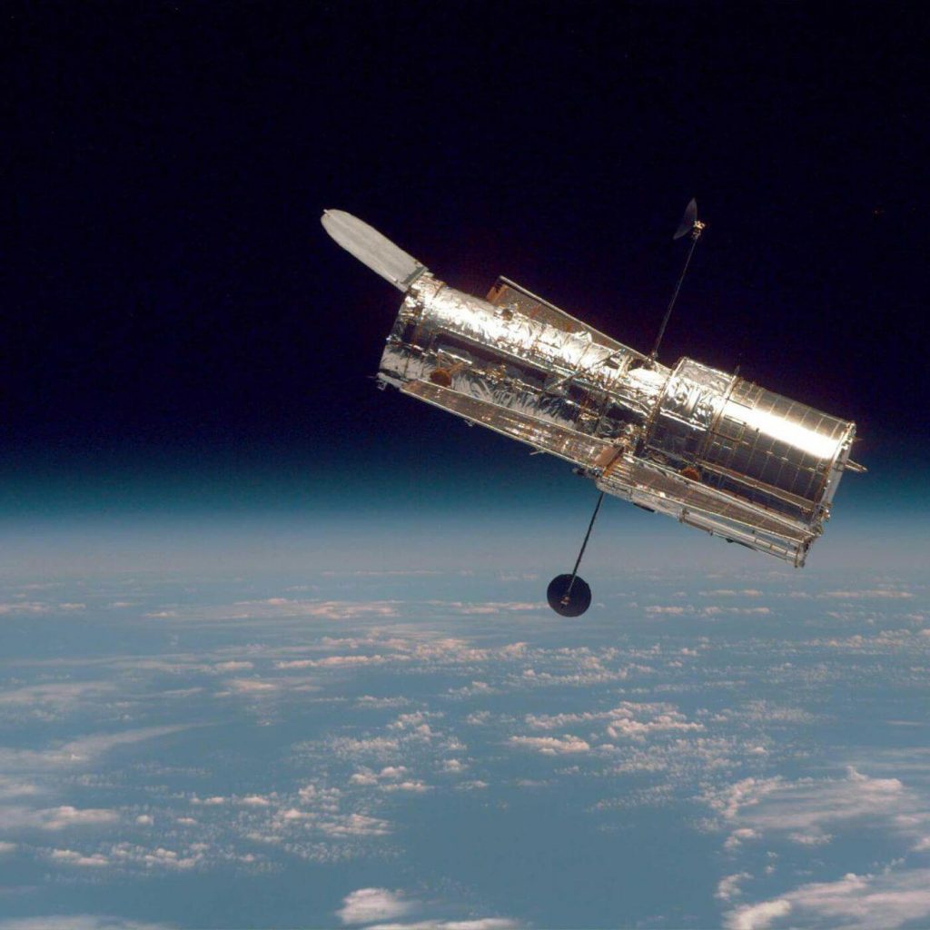 ဂယ်လက်ဆီကြီး ၃ ခုရဲ့ ဆွဲငင်အား တိုက်ပွဲ ဓါတ်ပုံကို ရိုက်ပေးခဲ့တဲ့ နာဆာရဲ့ Hubble Astronomical Telescope