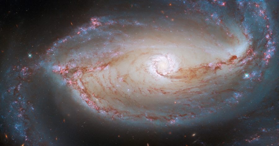 မျက်လုံးကြီးနဲ့ တူလို့ Eye of the Universe လို့ တင်စား ပြောကြတဲ့ NGC 1097 ဂလက်ဆီကြီး